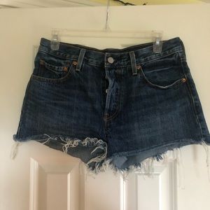 NWOT LEVI’S DARK WASH HIGH RISE JEAN SHORTS